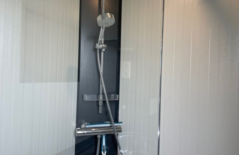 Douche 6523f48a1d668