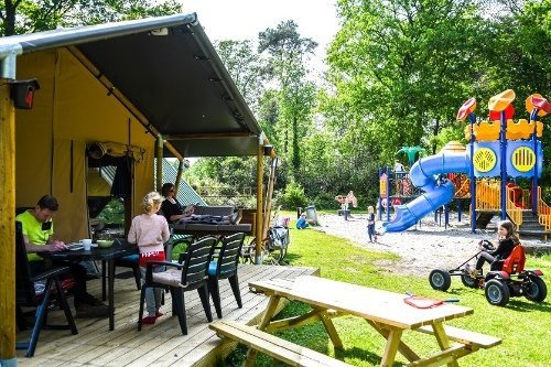 Safaritent op de camping in Twente